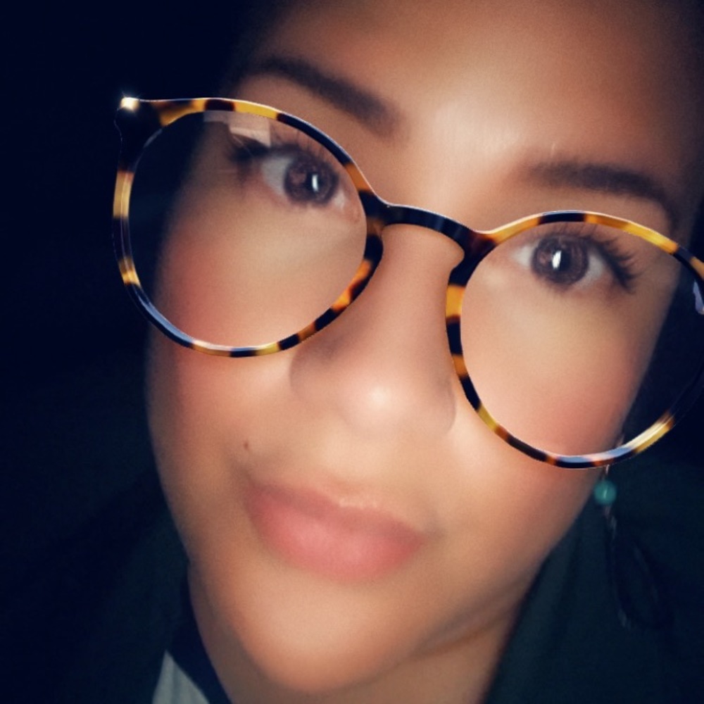 Meet your Posher, Nicole